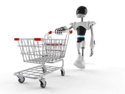 Cyborg schiebt einen Einkaufswagen